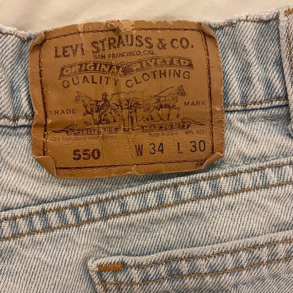 Levi’s 501 Denim Shorts - Picture 3 of 3